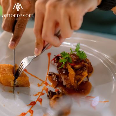 Thực đơn tiệc cưới được xây dựng hài hòa giữa hương vị, dinh dưỡng và khẩu vị của khách mời
