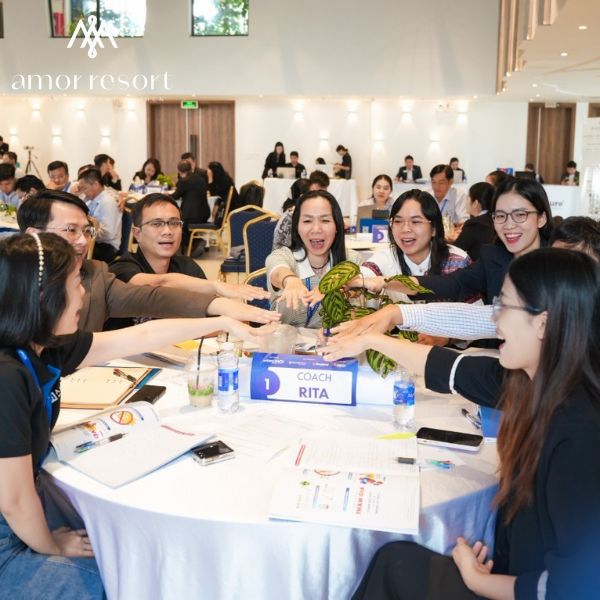 Hệ thống âm thanh, ánh sáng và màn hình LED góp phần tạo nên không gian gala chuyên nghiệp, ấn tượng