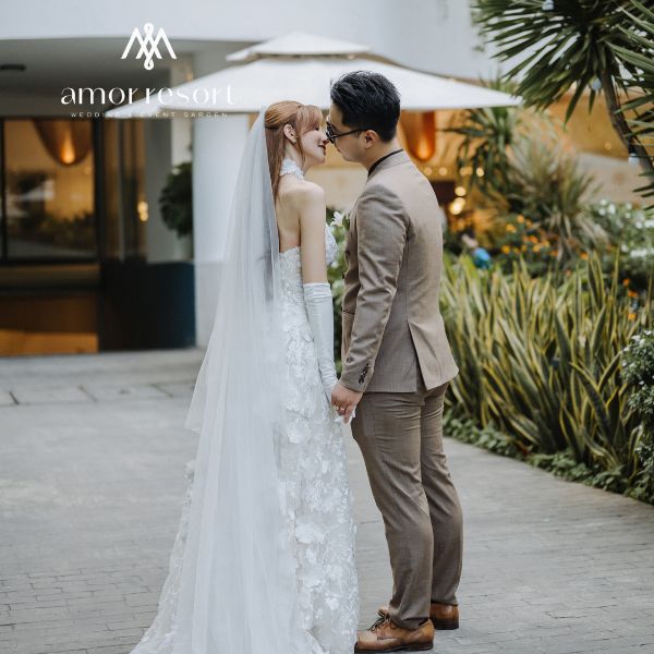 Không gian tiệc cưới lãng mạn là lựa chọn lý tưởng để cô dâu chú rể lưu giữ những khoảnh khắc đáng nhớ trong ngày trọng đại