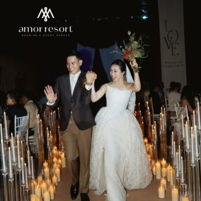 Bố trí bàn tiệc, lối đi sân khấu và khu vực đón khách khoa học giúp sảnh cưới thông thoáng